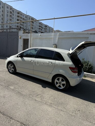 Mercedes B 170-2