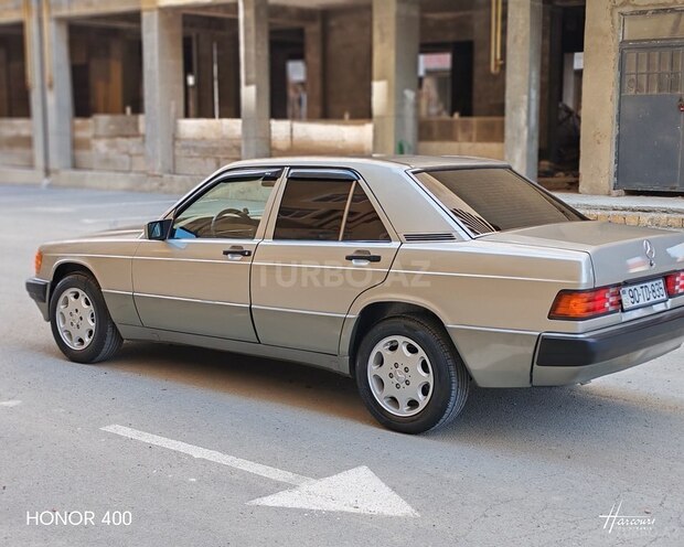Mercedes 190-11