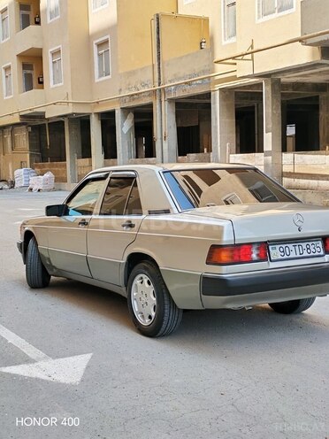 Mercedes 190-4
