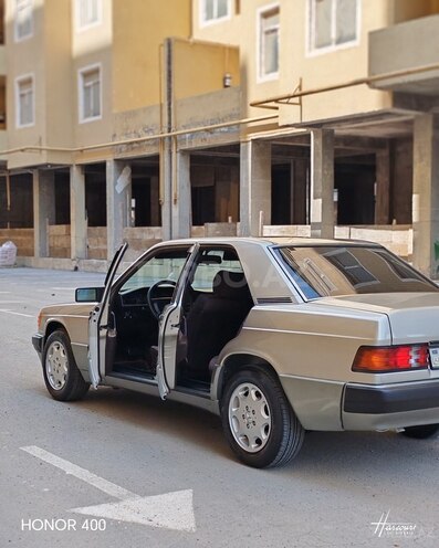 Mercedes 190-5