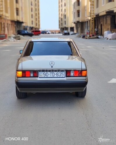Mercedes 190-10
