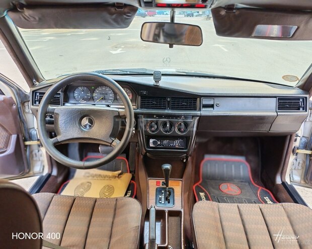 Mercedes 190-17
