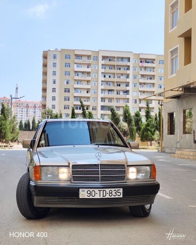 Mercedes 190-2