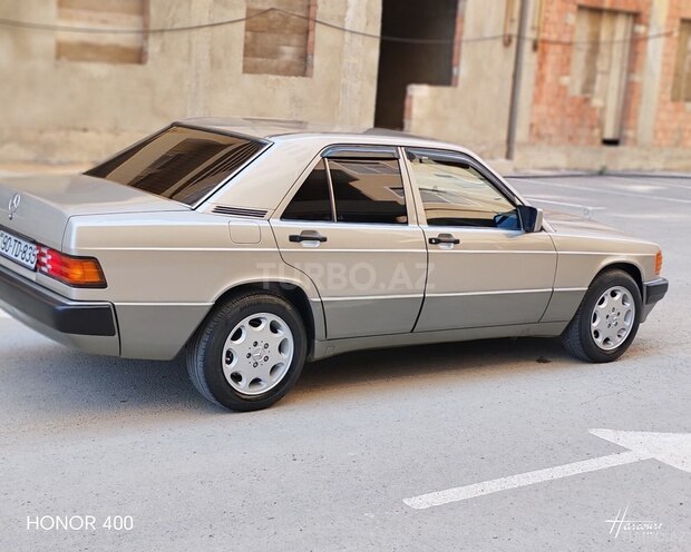 Mercedes 190-12