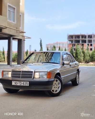 Mercedes 190-1