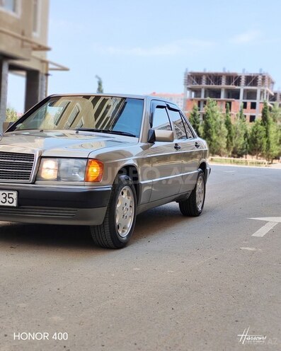 Mercedes 190-9