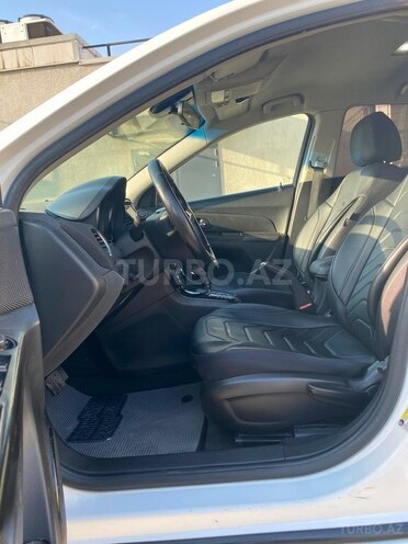 Chevrolet Cruze-11