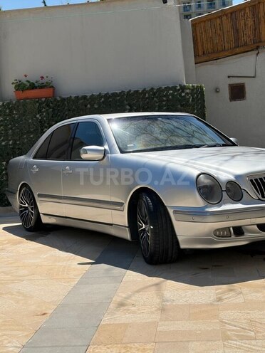 Mercedes E 320-3