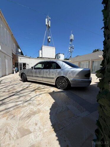 Mercedes E 320-7