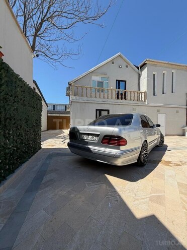 Mercedes E 320-12