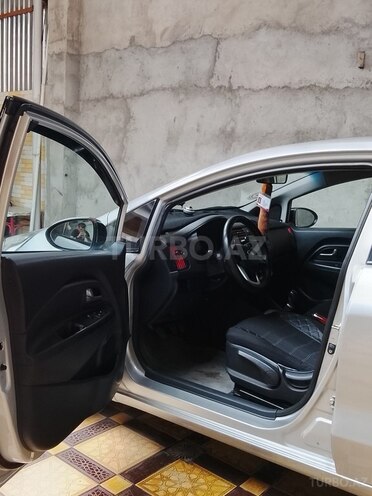 Kia Rio-6