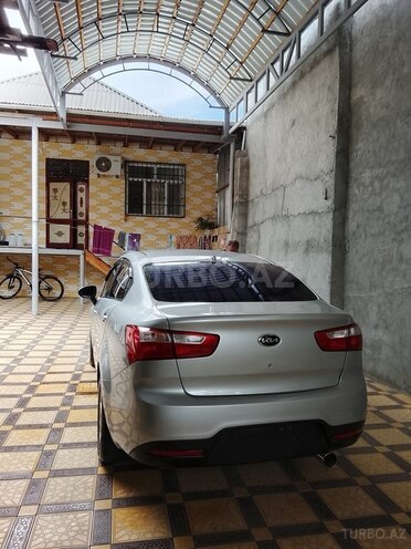 Kia Rio-5
