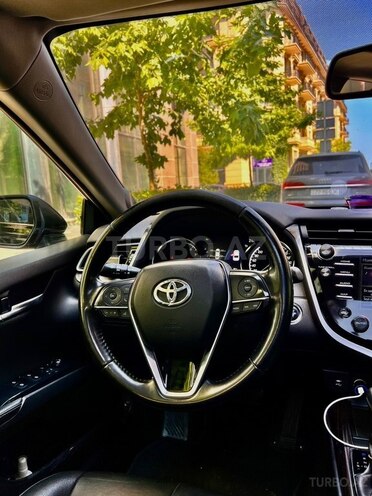 Toyota Camry-13