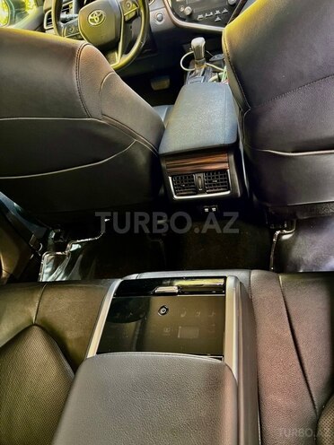 Toyota Camry-10