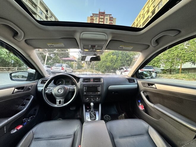Volkswagen Jetta-8