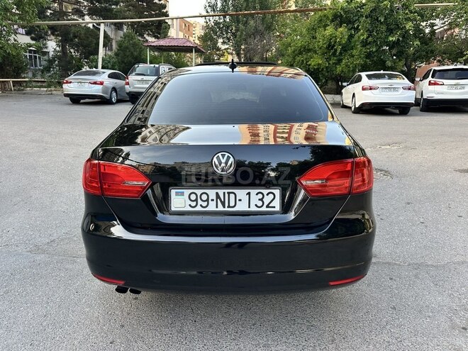 Volkswagen Jetta-10