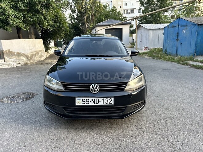 Volkswagen Jetta-1