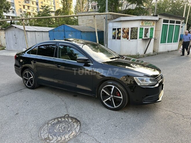Volkswagen Jetta-12