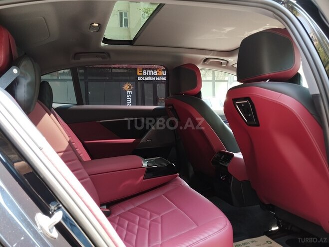 BMW i5-9