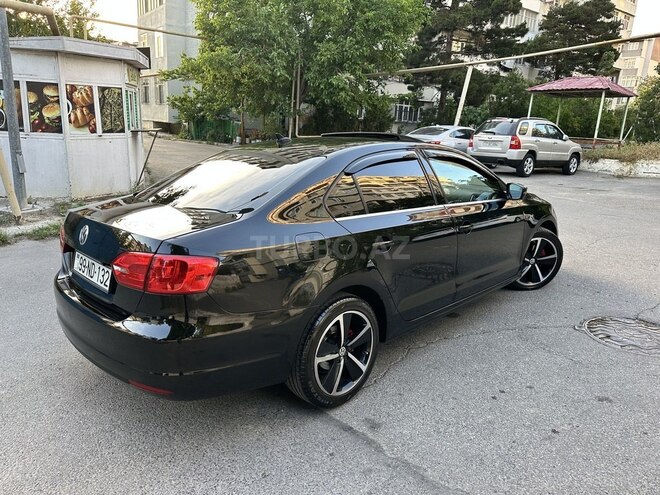 Volkswagen Jetta-2
