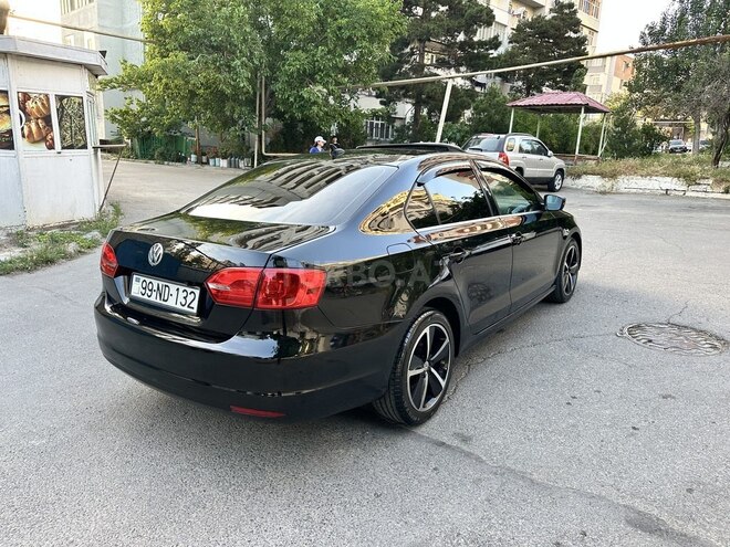 Volkswagen Jetta-11