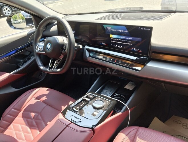BMW i5-8