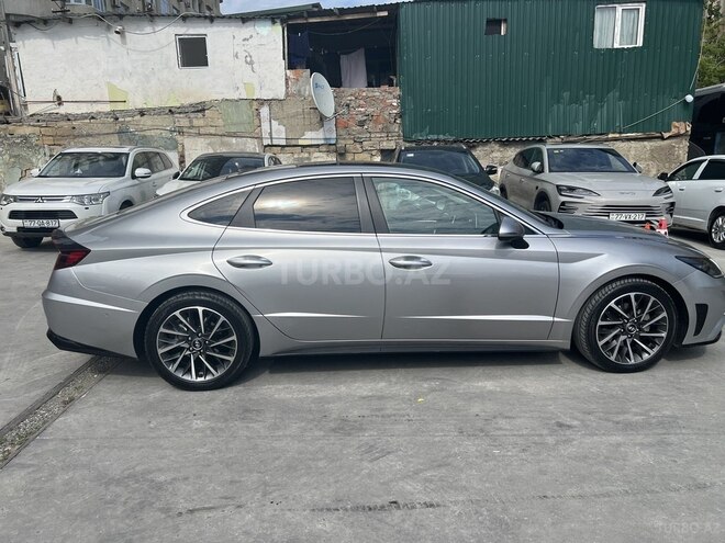 Hyundai Sonata-4