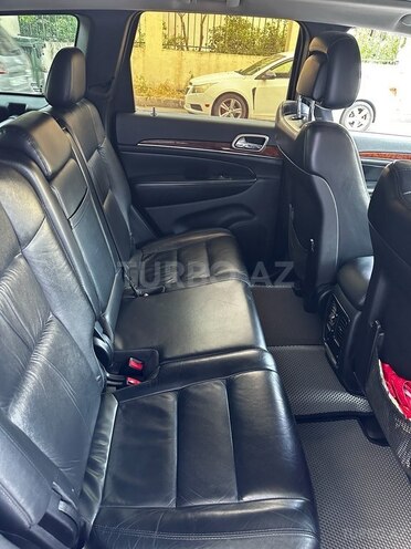 Jeep Grand Cherokee-12