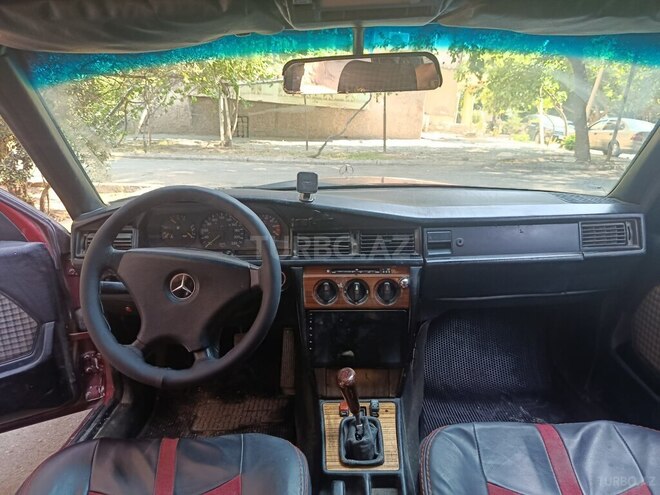 Mercedes 190-8
