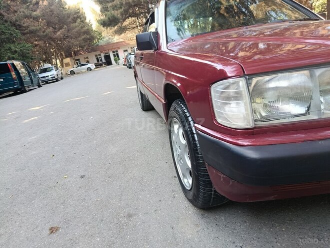 Mercedes 190-9