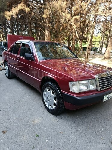 Mercedes 190-2