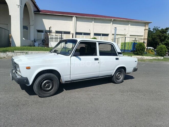 LADA (VAZ) 2107-2