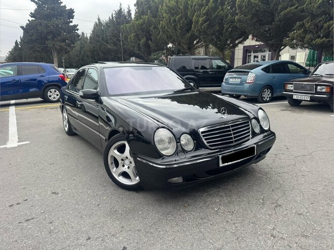 Mercedes E 240-1