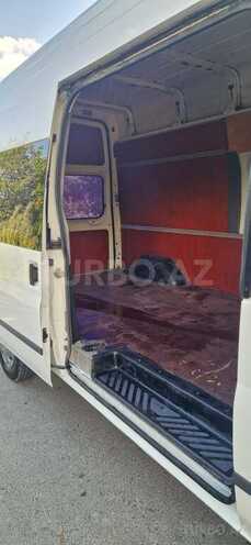 Ford Transit-9