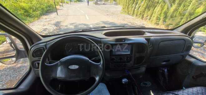 Ford Transit-15
