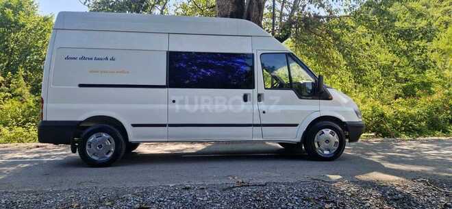 Ford Transit-13