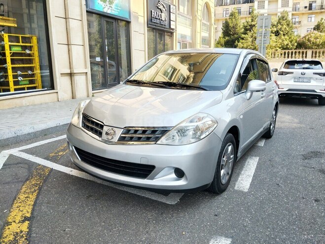 Nissan Tiida-1