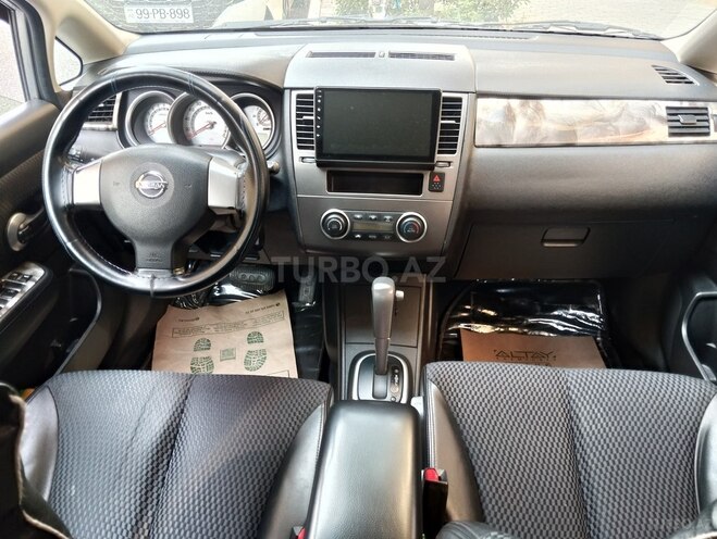 Nissan Tiida-6