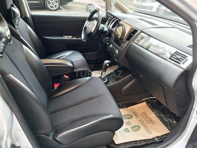 Nissan Tiida-7