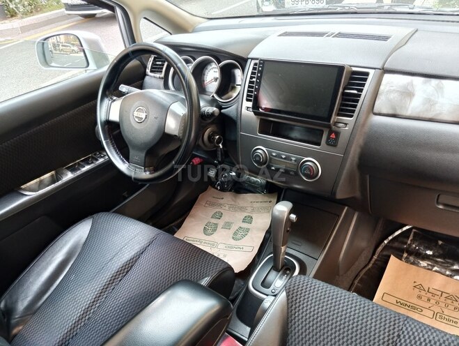 Nissan Tiida-8