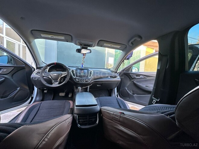 Chevrolet Malibu-8