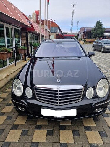 Mercedes E 220-1