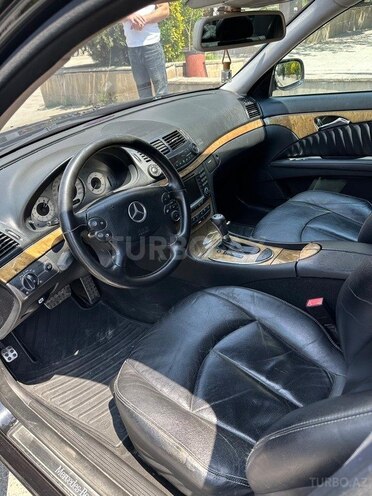 Mercedes E 280-5
