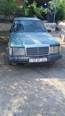 Mercedes 200-1