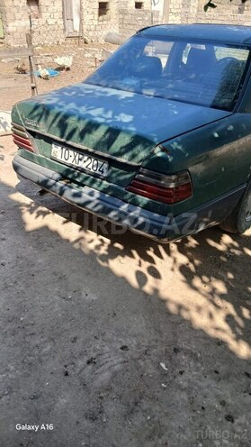 Mercedes 200-4