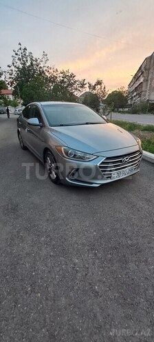 Hyundai Elantra-2