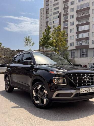 Hyundai Venue-1