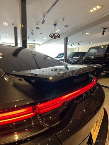 Porsche Panamera 4S-19