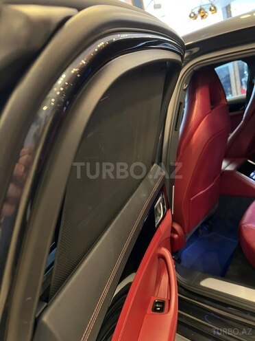 Porsche Panamera 4S-18