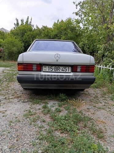 Mercedes 190-2